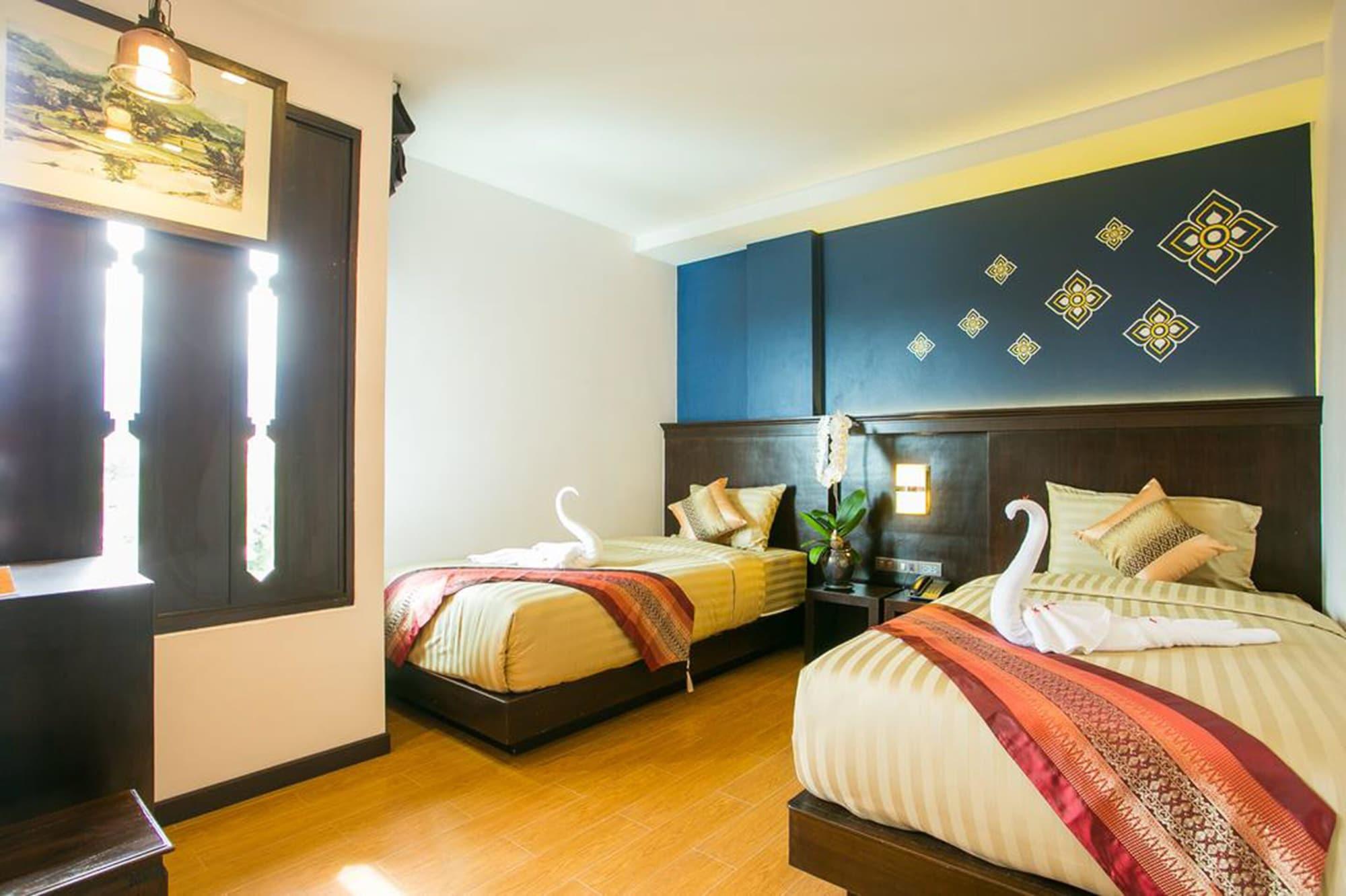 Patra Phrasing Boutique Hotel Чиангмай Екстериор снимка