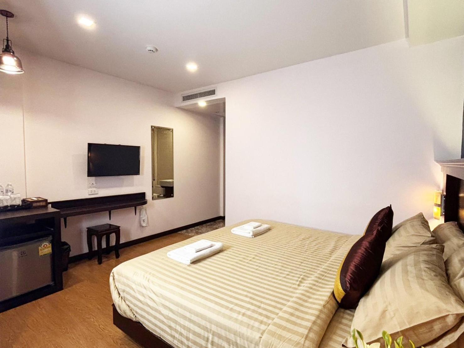 Patra Phrasing Boutique Hotel Чиангмай Екстериор снимка